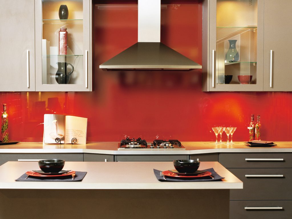 GLASS SPLASHBACK