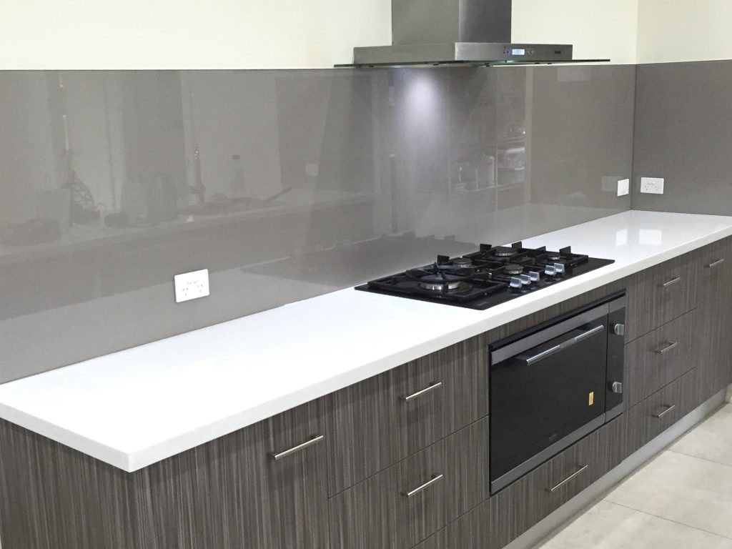 GLASS SPLASHBACK
