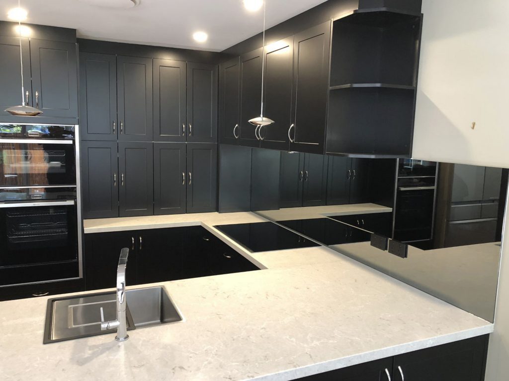 MIRROR SPLASHBACK